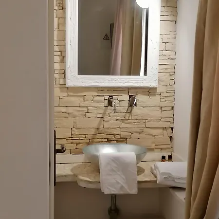 Πανσιόν La Dimora *